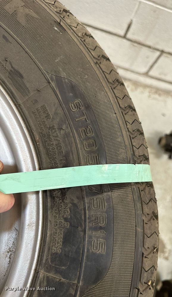 image for item LN9369 (4) Mastertrack UN203 tires