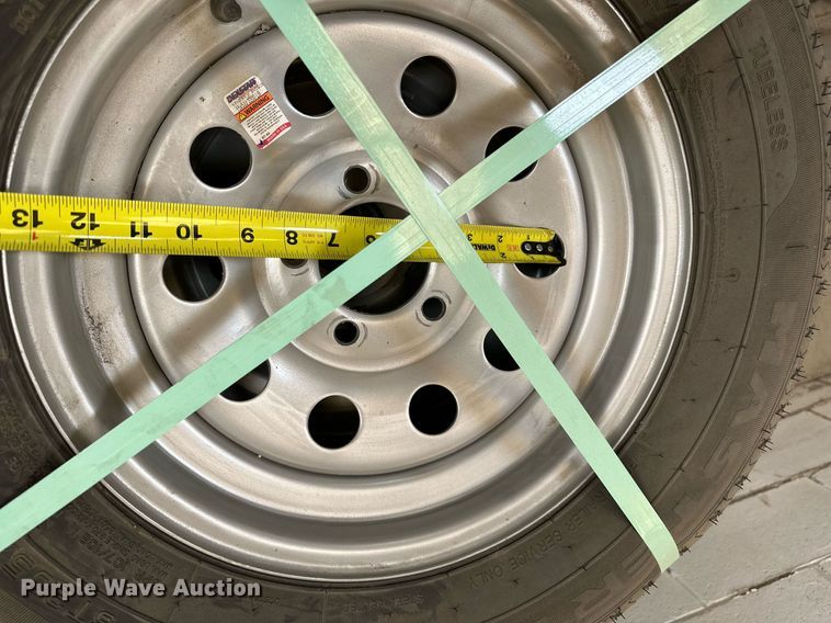 image for item LN9369 (4) Mastertrack UN203 tires