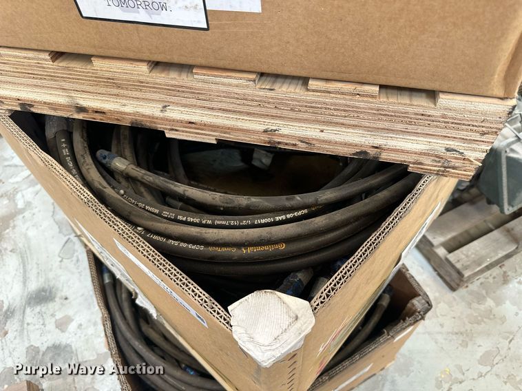 image for item LN9372 Hydraulic hoses