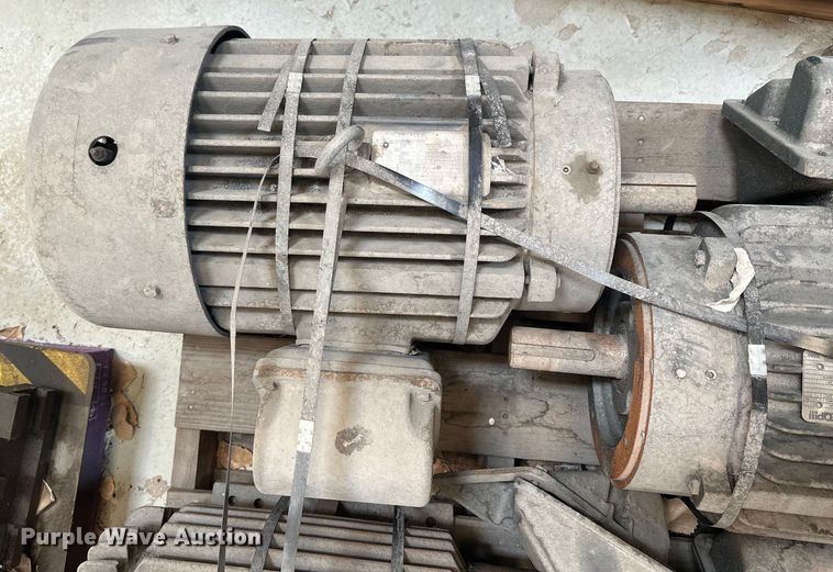 image for item LN9374 (8) electric motors