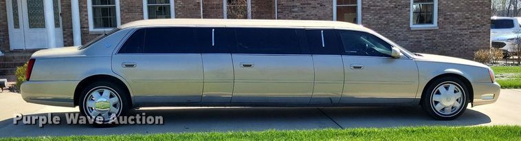 image for item LR9205 2002 Cadillac Krystal Koach  limousine