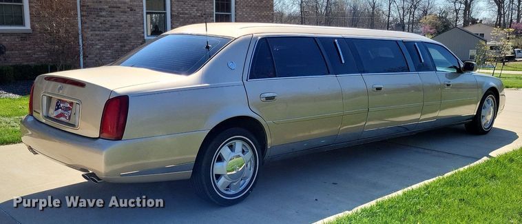 image for item LR9205 2002 Cadillac Krystal Koach  limousine