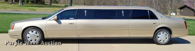 image for item LR9205 2002 Cadillac Krystal Koach  limousine