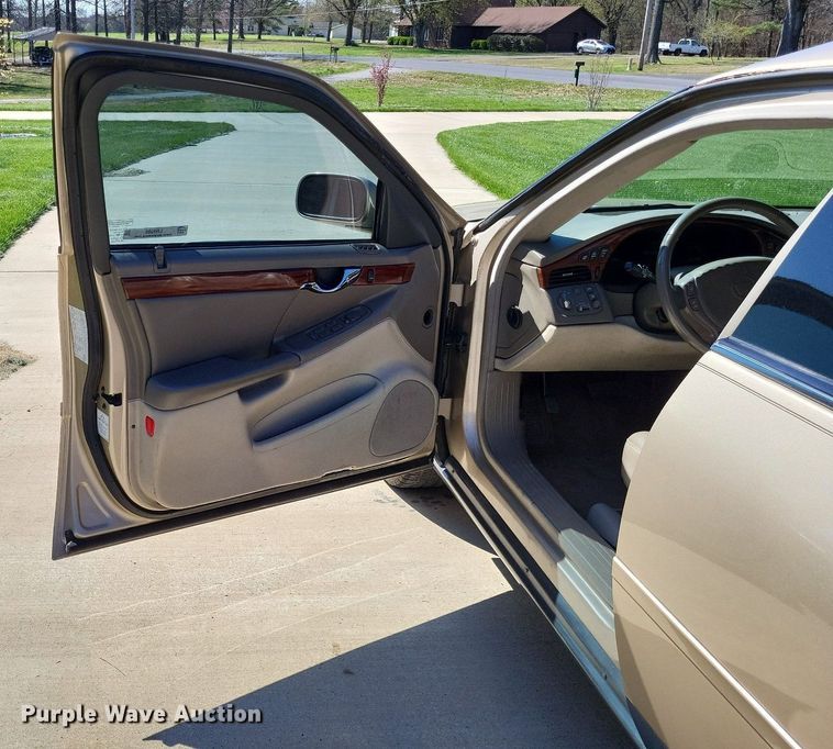 image for item LR9205 2002 Cadillac Krystal Koach  limousine