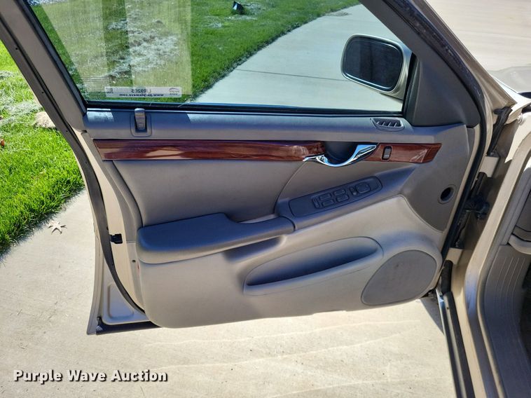 image for item LR9205 2002 Cadillac Krystal Koach  limousine