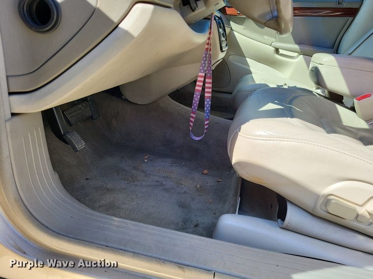 image for item LR9205 2002 Cadillac Krystal Koach  limousine