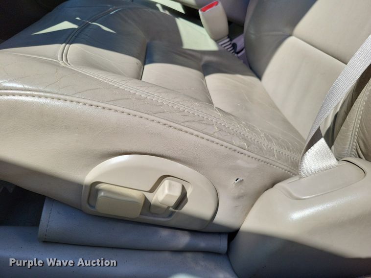 image for item LR9205 2002 Cadillac Krystal Koach  limousine