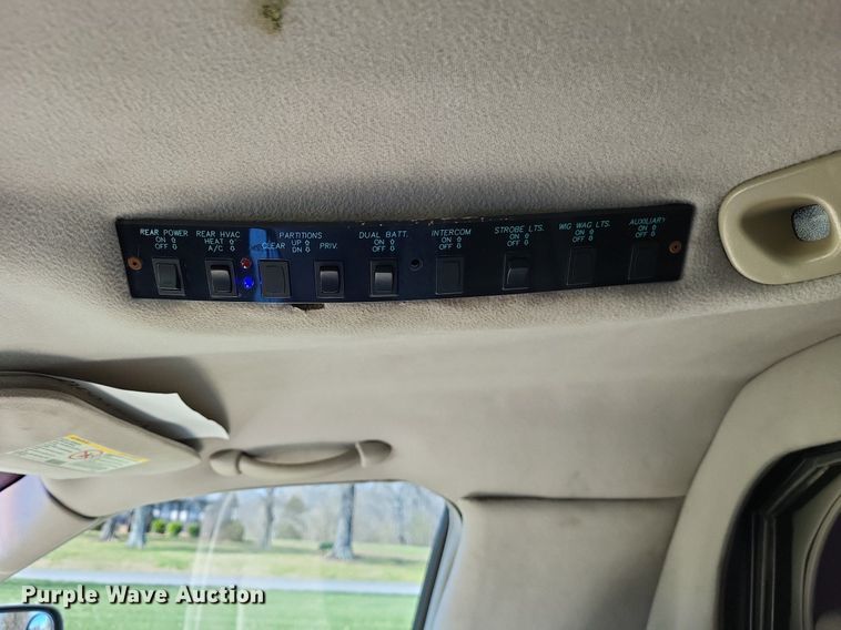 image for item LR9205 2002 Cadillac Krystal Koach  limousine