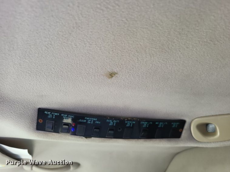 image for item LR9205 2002 Cadillac Krystal Koach  limousine