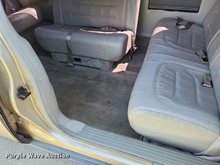 image for item LR9205 2002 Cadillac Krystal Koach  limousine