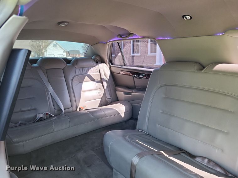 image for item LR9205 2002 Cadillac Krystal Koach  limousine