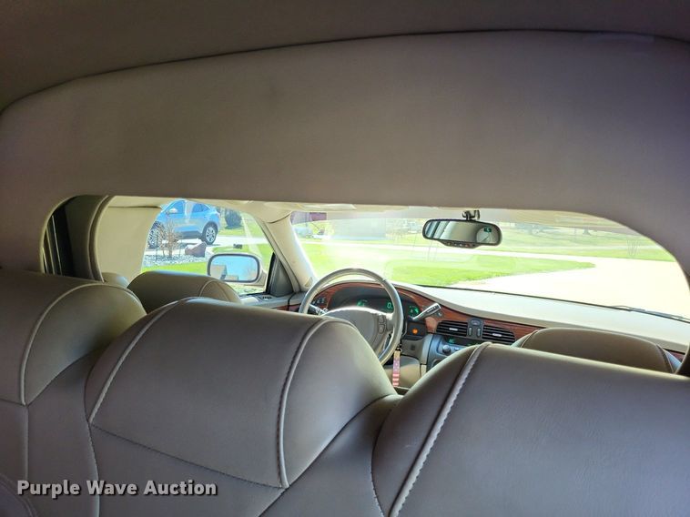 image for item LR9205 2002 Cadillac Krystal Koach  limousine