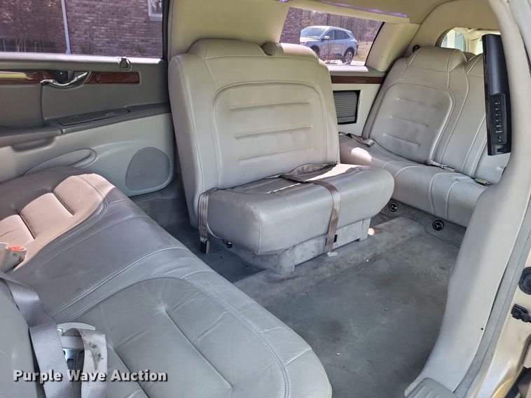 image for item LR9205 2002 Cadillac Krystal Koach  limousine