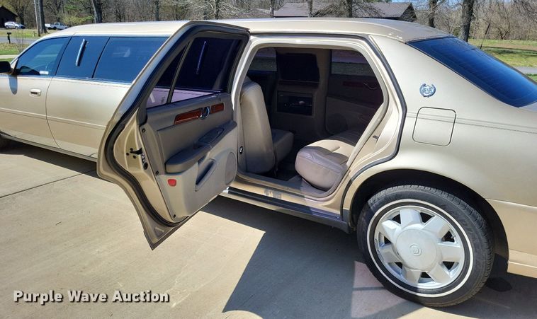 image for item LR9205 2002 Cadillac Krystal Koach  limousine