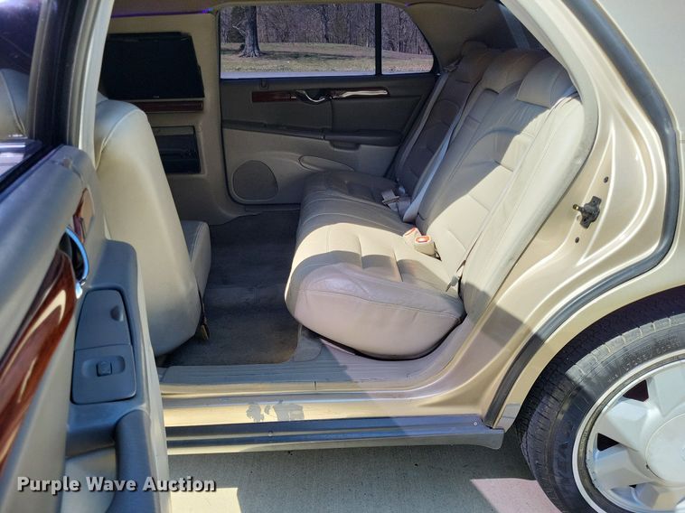 image for item LR9205 2002 Cadillac Krystal Koach  limousine