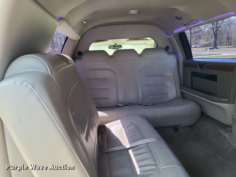 image for item LR9205 2002 Cadillac Krystal Koach  limousine
