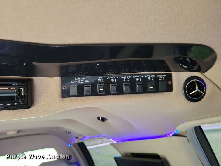 image for item LR9205 2002 Cadillac Krystal Koach  limousine