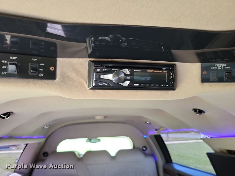 image for item LR9205 2002 Cadillac Krystal Koach  limousine