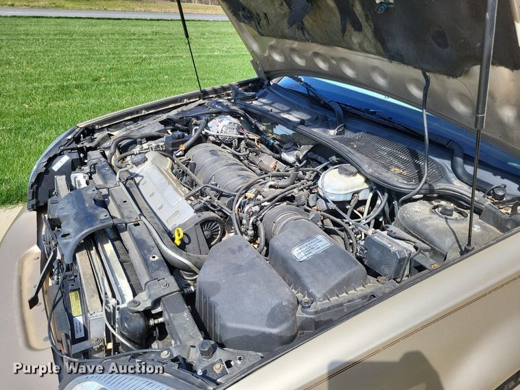 image for item LR9205 2002 Cadillac Krystal Koach  limousine