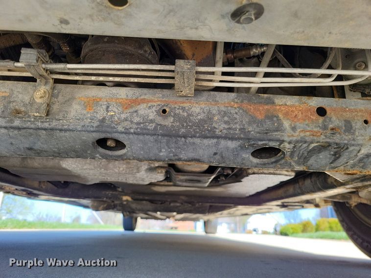 image for item LR9205 2002 Cadillac Krystal Koach  limousine