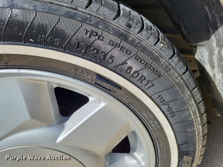 image for item LR9205 2002 Cadillac Krystal Koach  limousine