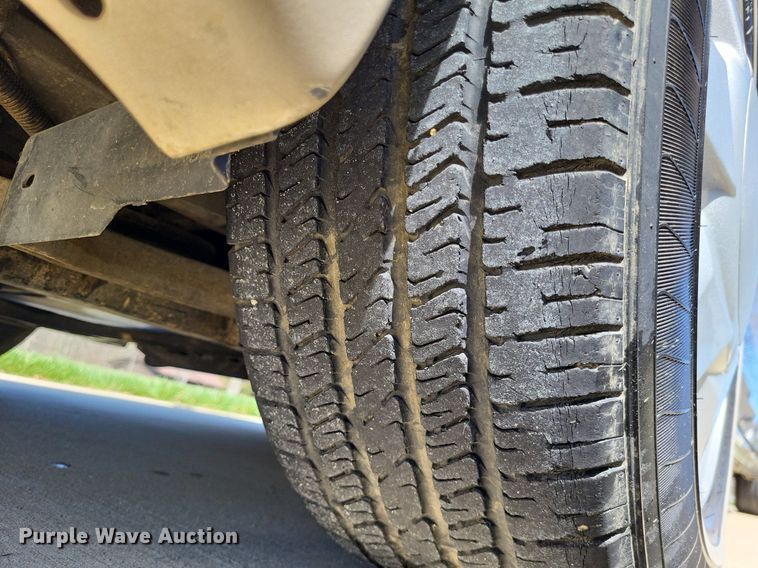 image for item LR9205 2002 Cadillac Krystal Koach  limousine