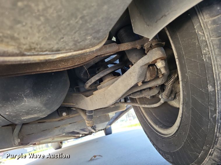 image for item LR9205 2002 Cadillac Krystal Koach  limousine