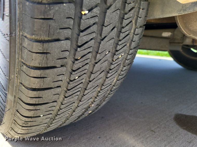 image for item LR9205 2002 Cadillac Krystal Koach  limousine