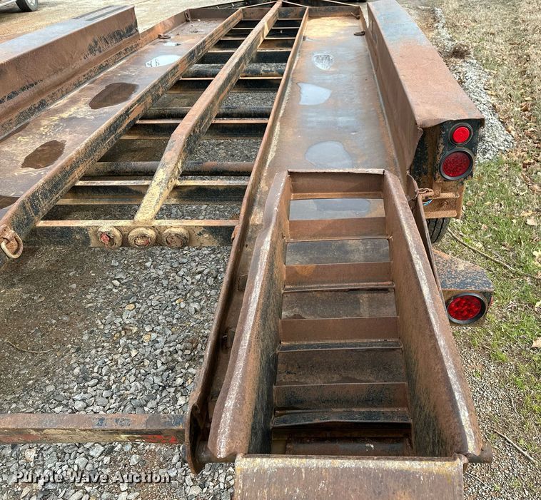 image for item LR9580 2003 Belshe  equipment trailer