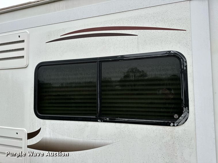 image for item LR9595 2013 Heartland Sundance M-322RES  camper