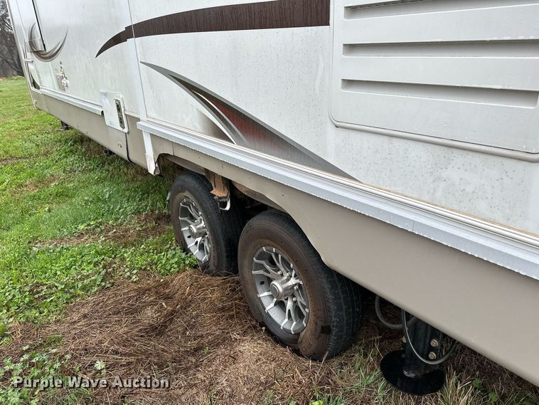 image for item LR9595 2013 Heartland Sundance M-322RES  camper