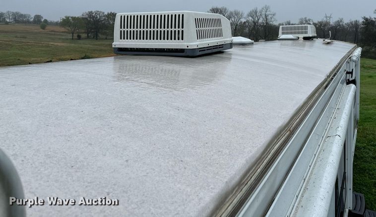 image for item LR9595 2013 Heartland Sundance M-322RES  camper