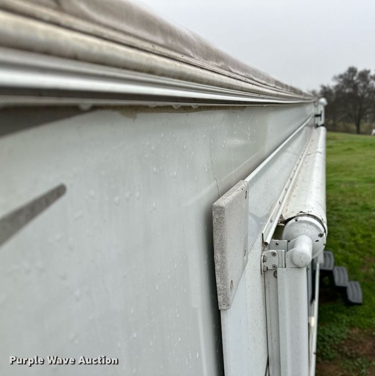 image for item LR9595 2013 Heartland Sundance M-322RES  camper