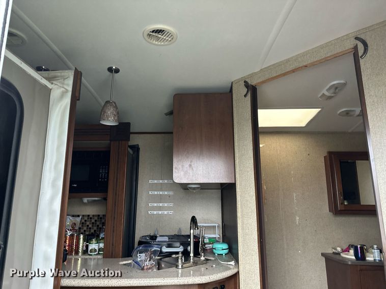 image for item LR9595 2013 Heartland Sundance M-322RES  camper