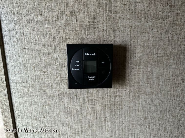 image for item LR9595 2013 Heartland Sundance M-322RES  camper