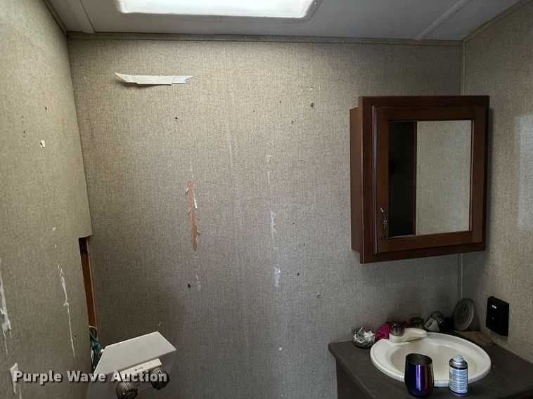 image for item LR9595 2013 Heartland Sundance M-322RES  camper