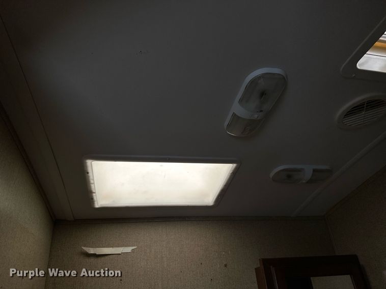 image for item LR9595 2013 Heartland Sundance M-322RES  camper