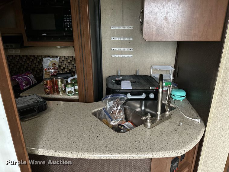 image for item LR9595 2013 Heartland Sundance M-322RES  camper