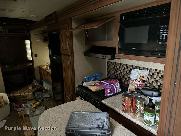 image for item LR9595 2013 Heartland Sundance M-322RES  camper