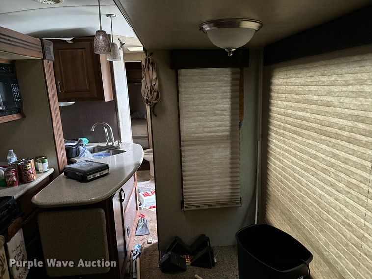 image for item LR9595 2013 Heartland Sundance M-322RES  camper