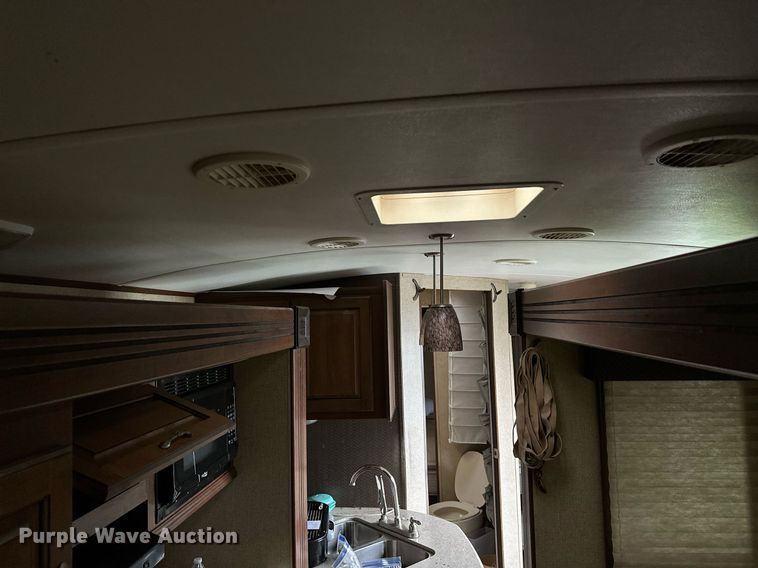 image for item LR9595 2013 Heartland Sundance M-322RES  camper