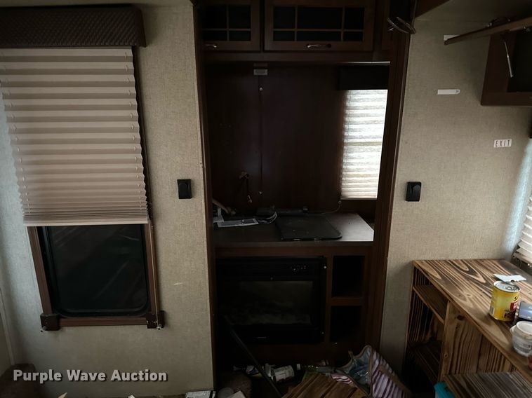 image for item LR9595 2013 Heartland Sundance M-322RES  camper