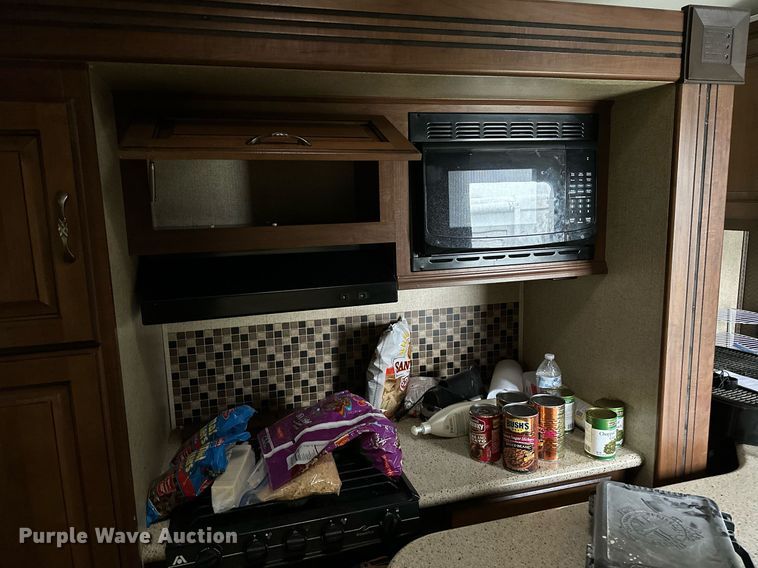 image for item LR9595 2013 Heartland Sundance M-322RES  camper