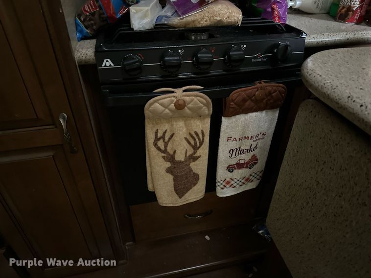 image for item LR9595 2013 Heartland Sundance M-322RES  camper