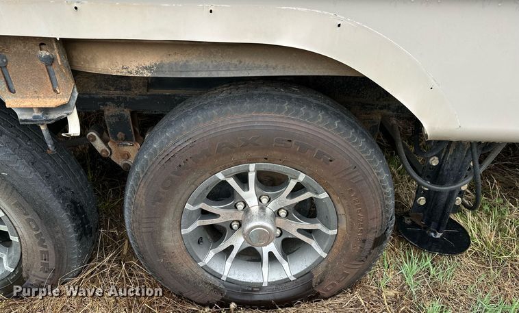 image for item LR9595 2013 Heartland Sundance M-322RES  camper