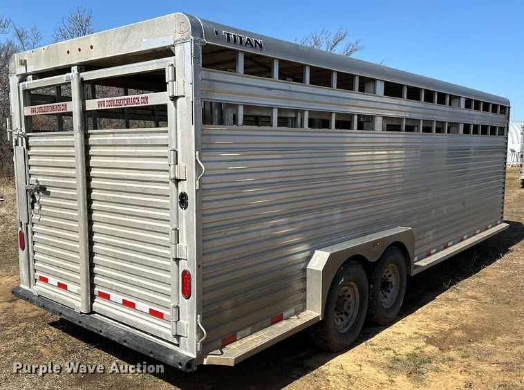 image for item LR9611 2014 Titan  livestock trailer