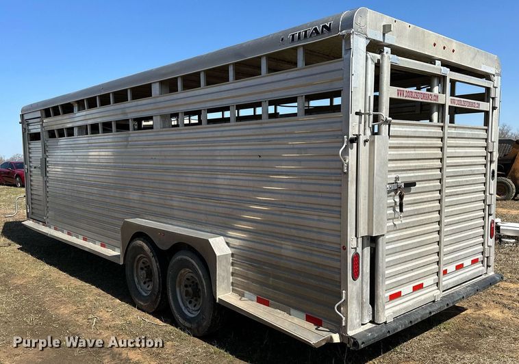 image for item LR9611 2014 Titan  livestock trailer