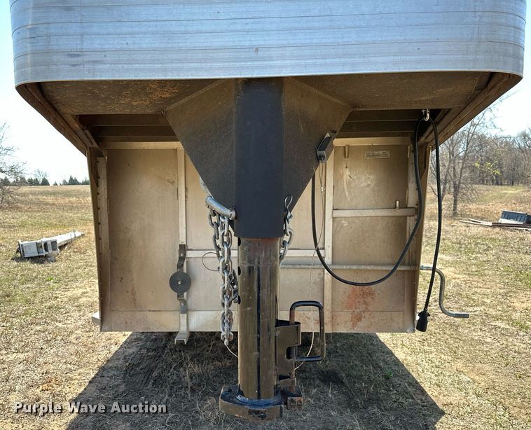 image for item LR9611 2014 Titan  livestock trailer