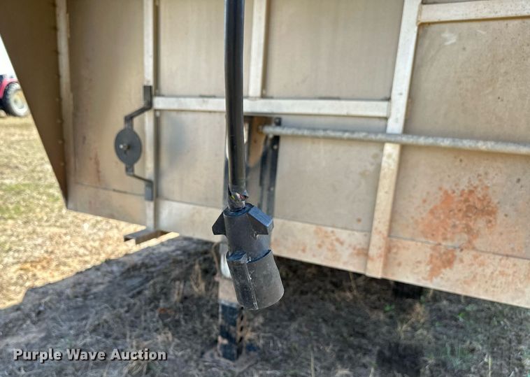 image for item LR9611 2014 Titan  livestock trailer