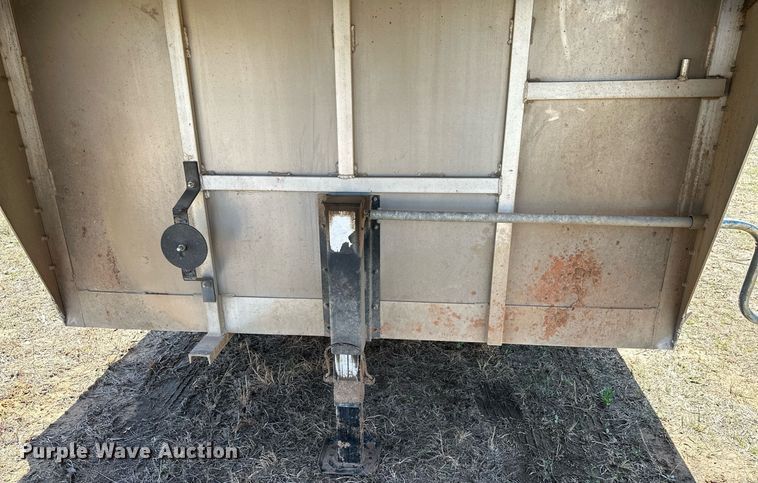 image for item LR9611 2014 Titan  livestock trailer